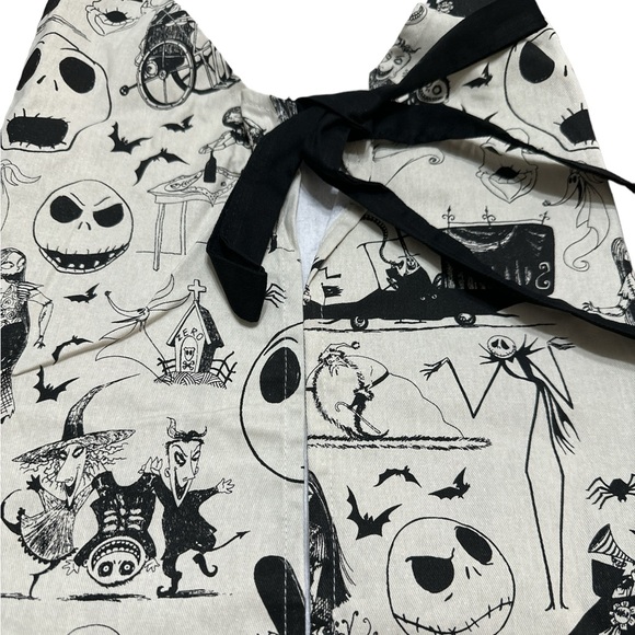NEW Disney Tim Burton’s THE NIGHTMARE BEFORE CHRISTMAS Apron - Picture 4 of 5